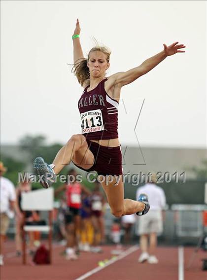 Thumbnail 3 in 84th Clyde Littlefield Texas Relays (Day 1 - Field Events) photogallery.
