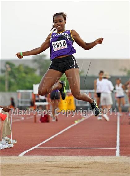 Thumbnail 2 in 84th Clyde Littlefield Texas Relays (Day 1 - Field Events) photogallery.