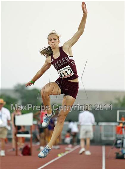 Thumbnail 2 in 84th Clyde Littlefield Texas Relays (Day 1 - Field Events) photogallery.