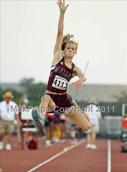 Thumbnail 1 in 84th Clyde Littlefield Texas Relays (Day 1 - Field Events) photogallery.