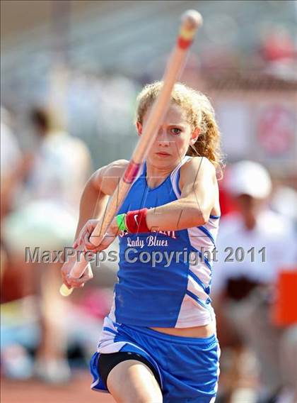 Thumbnail 2 in 84th Clyde Littlefield Texas Relays (Day 1 - Field Events) photogallery.