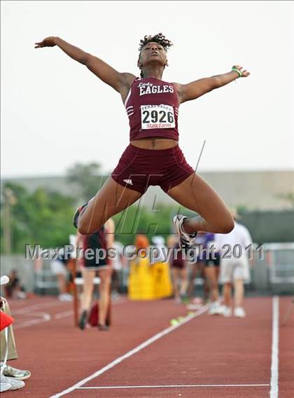 Thumbnail 1 in 84th Clyde Littlefield Texas Relays (Day 1 - Field Events) photogallery.