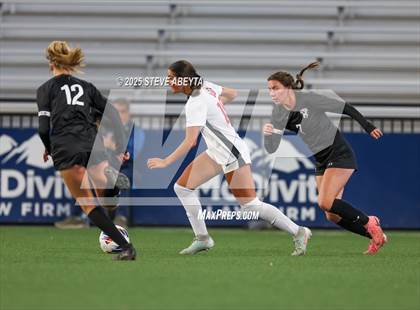 Thumbnail 2 in Fossil Ridge vs. Castle View (CHSAA 5A Championship) photogallery.