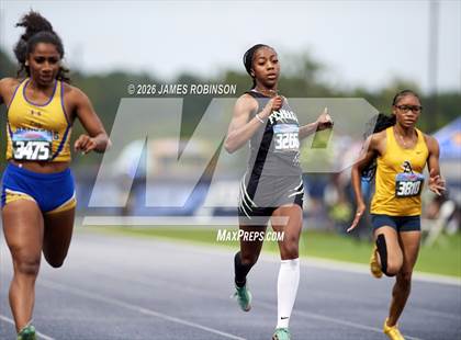 Thumbnail 3 in FHSAA Class 4A Final (200m) photogallery.