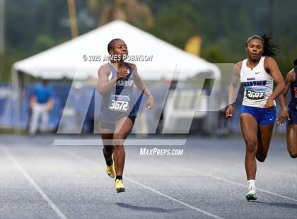 Thumbnail 2 in FHSAA Class 4A Final (200m) photogallery.