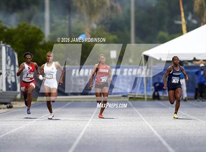 Thumbnail 3 in FHSAA Class 4A Final (200m) photogallery.