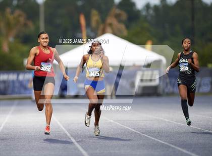 Thumbnail 1 in FHSAA Class 4A Final (200m) photogallery.