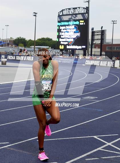 Thumbnail 1 in FHSAA Class 4A Final (200m) photogallery.