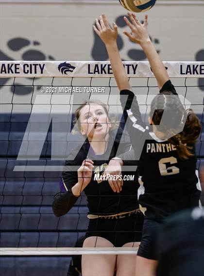 Thumbnail 1 in Kellogg vs Parma (3A State Tournament) photogallery.