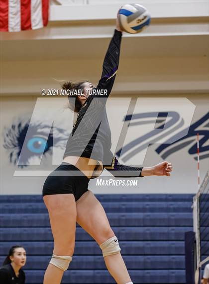 Thumbnail 2 in Kellogg vs Parma (3A State Tournament) photogallery.