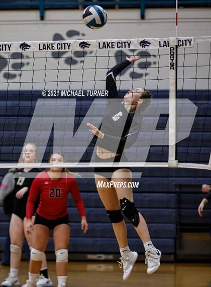 Thumbnail 1 in Kellogg vs Parma (3A State Tournament) photogallery.