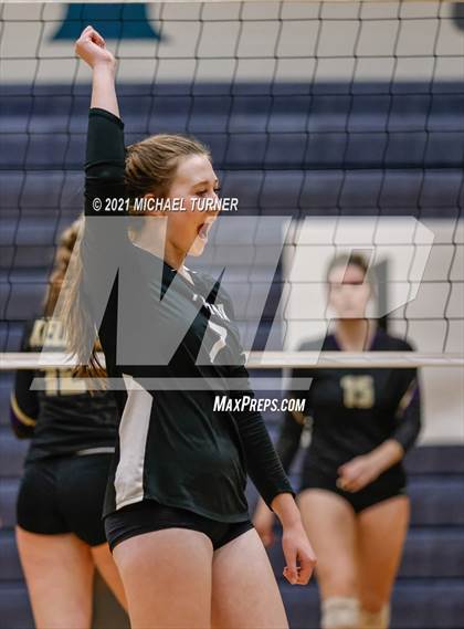 Thumbnail 1 in Kellogg vs Parma (3A State Tournament) photogallery.