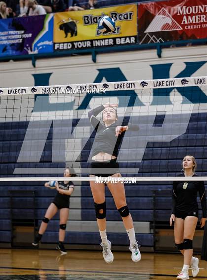 Thumbnail 2 in Kellogg vs Parma (3A State Tournament) photogallery.