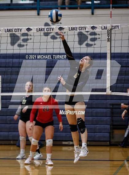 Thumbnail 2 in Kellogg vs Parma (3A State Tournament) photogallery.