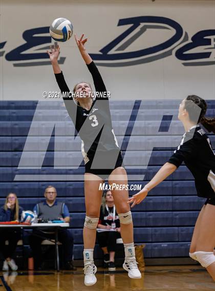 Thumbnail 1 in Kellogg vs Parma (3A State Tournament) photogallery.