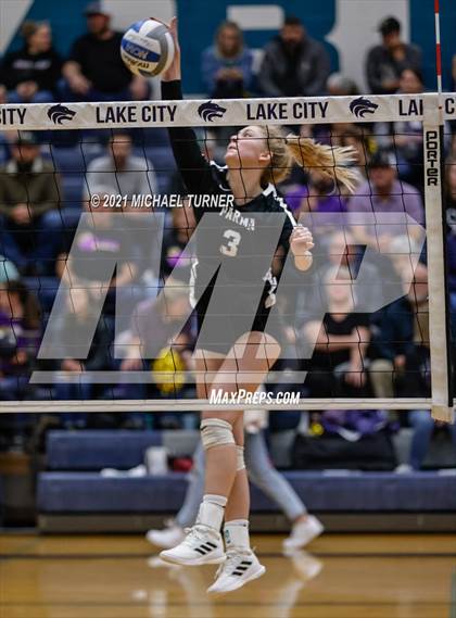 Thumbnail 2 in Kellogg vs Parma (3A State Tournament) photogallery.