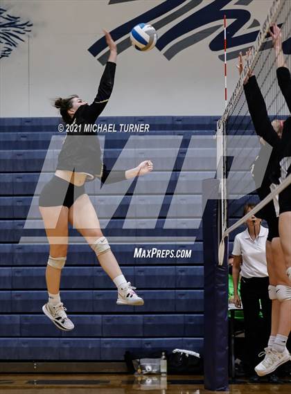 Thumbnail 1 in Kellogg vs Parma (3A State Tournament) photogallery.