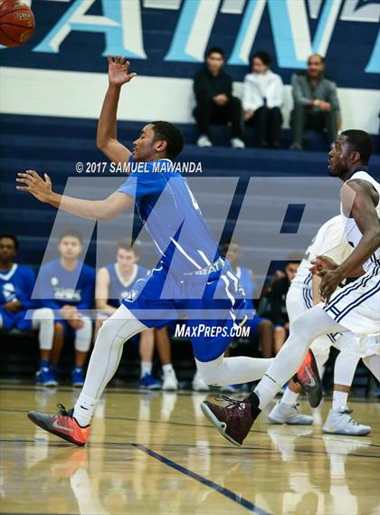 Thumbnail 1 in El Camino Real vs. San Gabriel Academy photogallery.