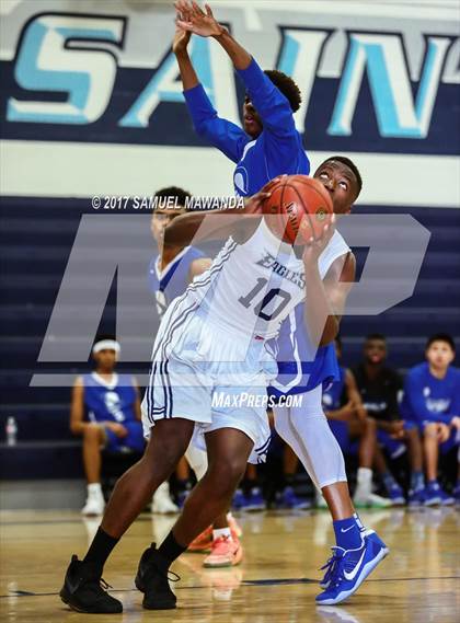 Thumbnail 2 in El Camino Real vs. San Gabriel Academy photogallery.