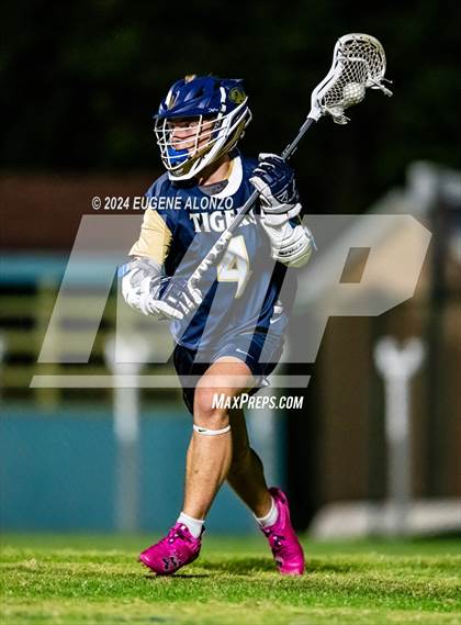 Thumbnail 1 in Holy Trinity Episcopal Academy @ St. Edward’s (Scrimmage) photogallery.