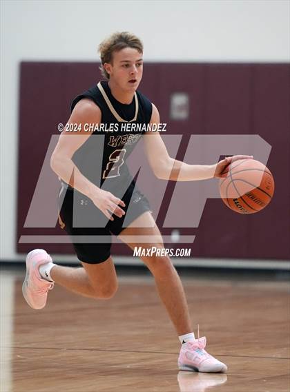 Thumbnail 2 in Willis vs. Magnolia West (Doghouse Invitational) photogallery.