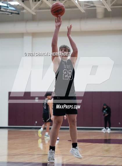 Thumbnail 3 in Willis vs. Magnolia West (Doghouse Invitational) photogallery.