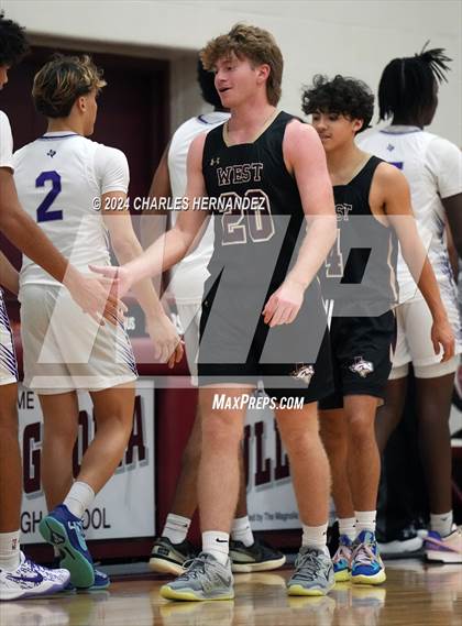 Thumbnail 3 in Willis vs. Magnolia West (Doghouse Invitational) photogallery.