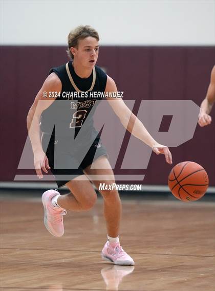 Thumbnail 1 in Willis vs. Magnolia West (Doghouse Invitational) photogallery.