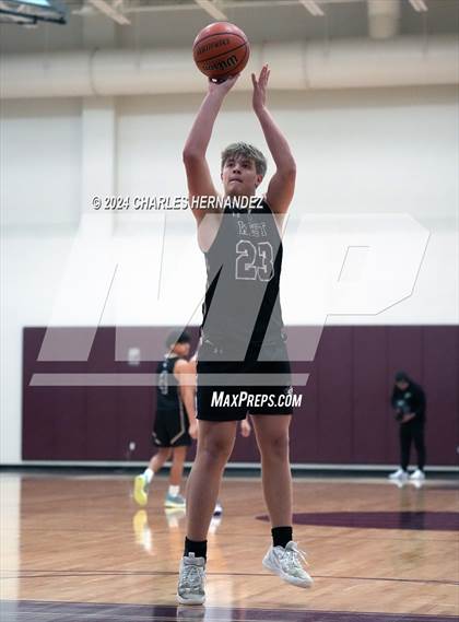 Thumbnail 2 in Willis vs. Magnolia West (Doghouse Invitational) photogallery.