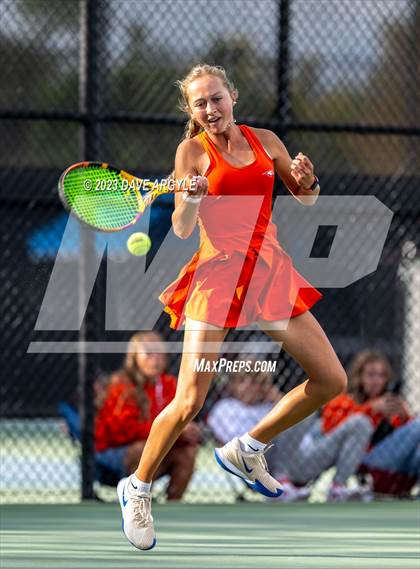 Thumbnail 3 in UHSAA 6A Semifinals photogallery.