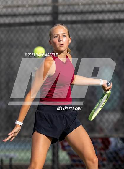 Thumbnail 3 in UHSAA 6A Semifinals photogallery.