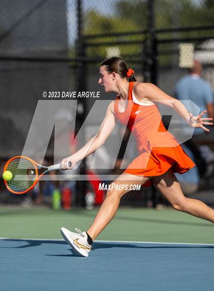 Thumbnail 1 in UHSAA 6A Semifinals photogallery.