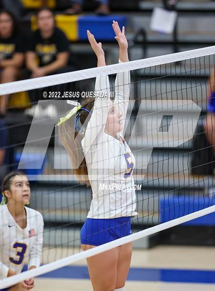 Thumbnail 1 in Holtville @ Brawley photogallery.