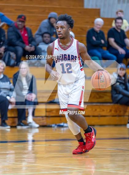 Thumbnail 2 in St. John The Baptist vs Wilton (New York Holiday Invitational) photogallery.
