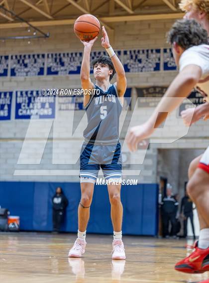 Thumbnail 2 in St. John The Baptist vs Wilton (New York Holiday Invitational) photogallery.