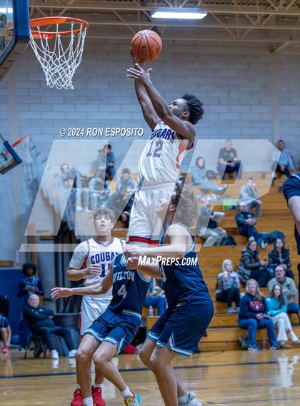 Thumbnail 3 in St. John The Baptist vs Wilton (New York Holiday Invitational) photogallery.