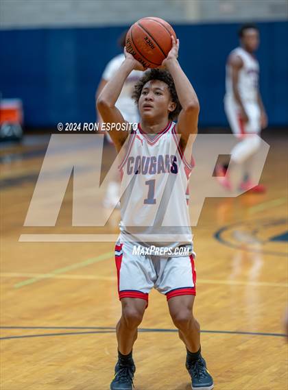 Thumbnail 1 in St. John The Baptist vs Wilton (New York Holiday Invitational) photogallery.