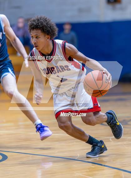 Thumbnail 1 in St. John The Baptist vs Wilton (New York Holiday Invitational) photogallery.