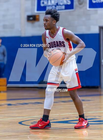 Thumbnail 2 in St. John The Baptist vs Wilton (New York Holiday Invitational) photogallery.