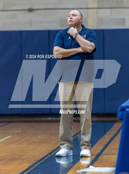 Thumbnail 1 in St. John The Baptist vs Wilton (New York Holiday Invitational) photogallery.