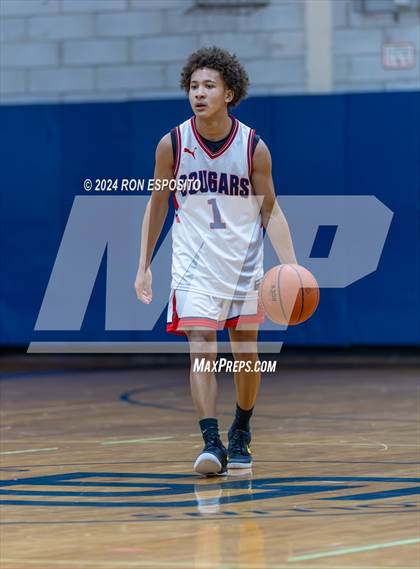Thumbnail 2 in St. John The Baptist vs Wilton (New York Holiday Invitational) photogallery.