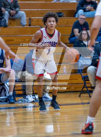 Thumbnail 2 in St. John The Baptist vs Wilton (New York Holiday Invitational) photogallery.