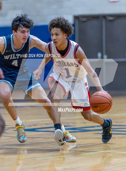Thumbnail 1 in St. John The Baptist vs Wilton (New York Holiday Invitational) photogallery.