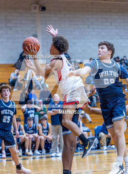 Thumbnail 3 in St. John The Baptist vs Wilton (New York Holiday Invitational) photogallery.