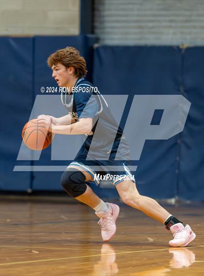 Thumbnail 3 in St. John The Baptist vs Wilton (New York Holiday Invitational) photogallery.