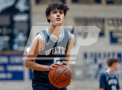 Thumbnail 1 in St. John The Baptist vs Wilton (New York Holiday Invitational) photogallery.