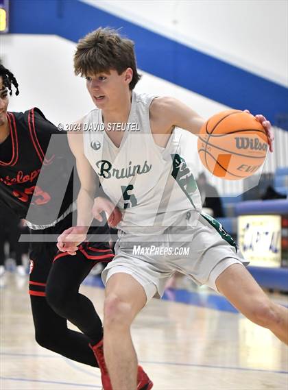 Thumbnail 2 in Antelope vs. Ponderosa (NCS TV Showcase) photogallery.