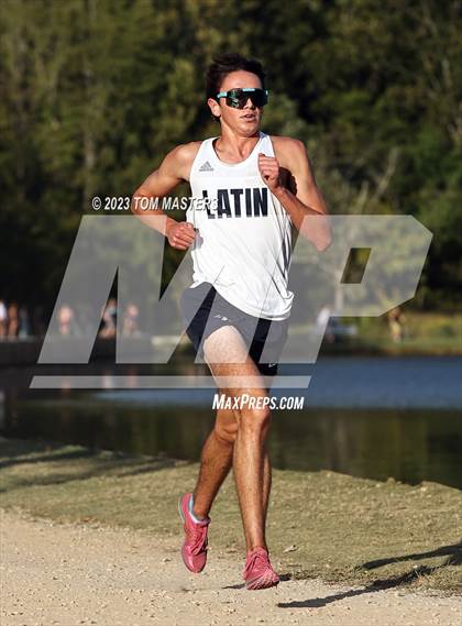 Thumbnail 1 in Gil Murdock Relays photogallery.