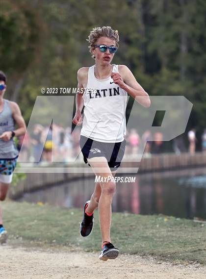 Thumbnail 1 in Gil Murdock Relays photogallery.