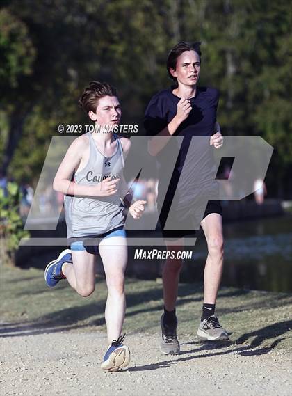 Thumbnail 3 in Gil Murdock Relays photogallery.